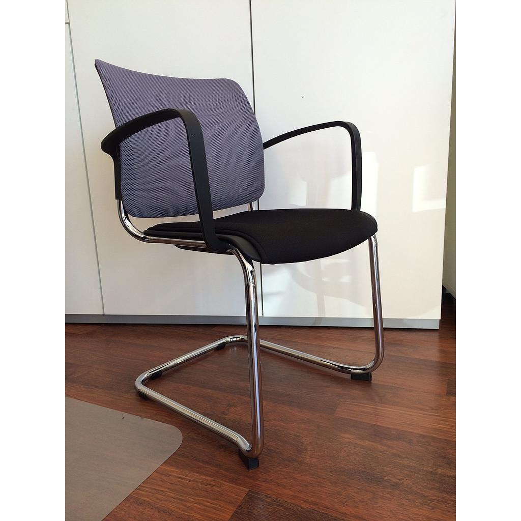 PASSU chair with mesh back and cantilever legs*.