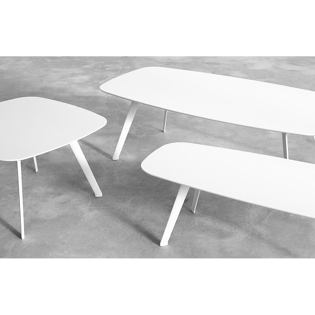 White lacquered table with white legs SOLAPA by Jon Gasca